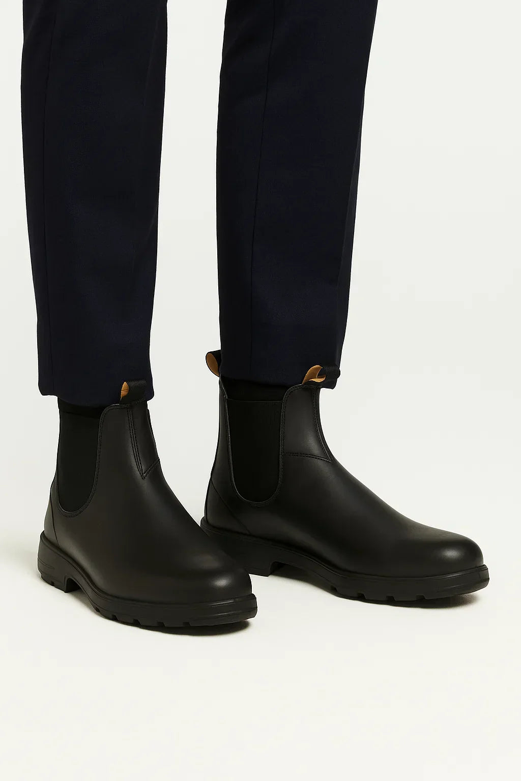 Craft Leather Chelsea Boots | Round Toe | Rubber Sole