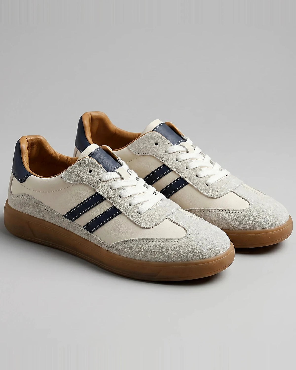 Men's Retro Sneakers White Breathable Mesh Lace-Up Casual Shoes - Valedrian