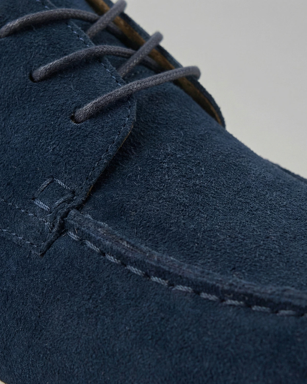 Men's Suede Lace-Up Shoes in Mocha with Lightweight Sole - Valedrian — view 9