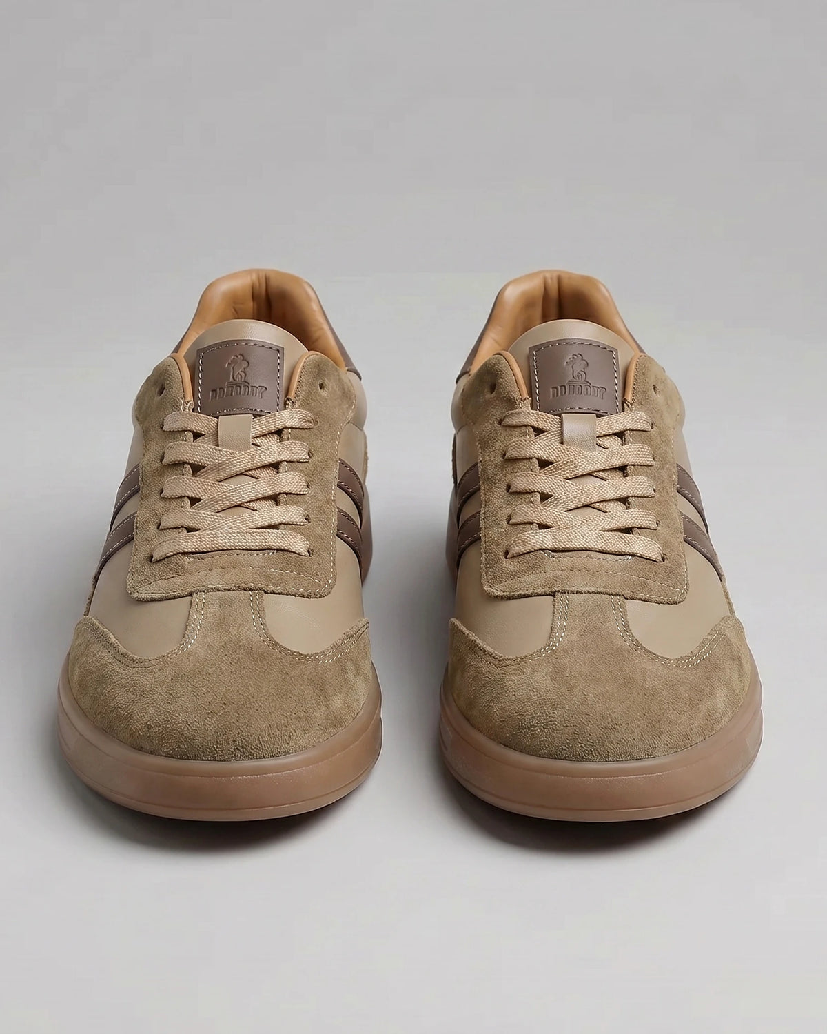 Retro Sneakers Men Cream Leather Suede Navy Gum Sole - Valedrian — view 12