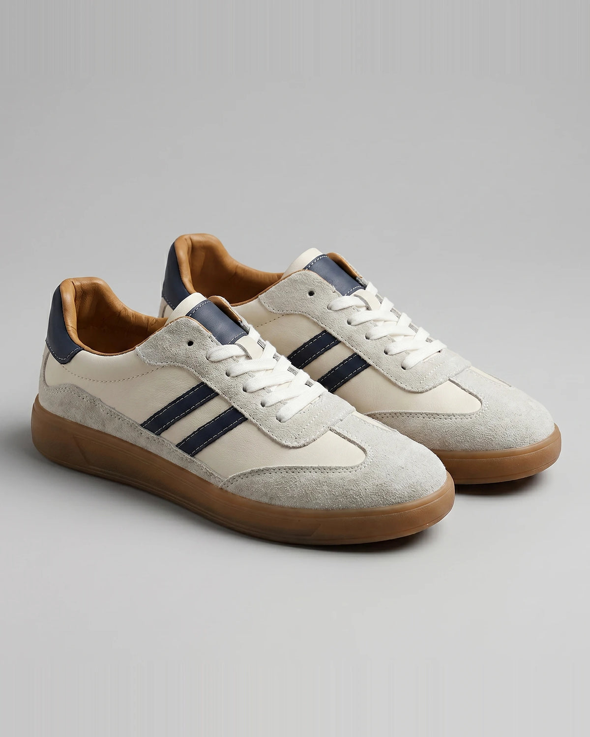 Retro Sneakers Men Cream Leather Suede Navy Gum Sole - Valedrian — view 2