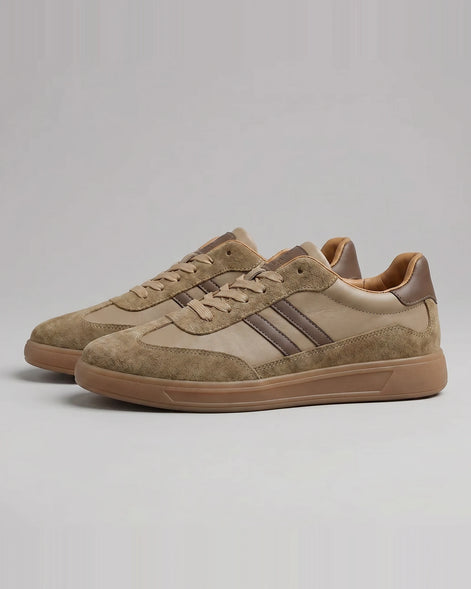 Retro Sneakers Men Cream Leather Suede Navy Gum Sole - Valedrian — view 9